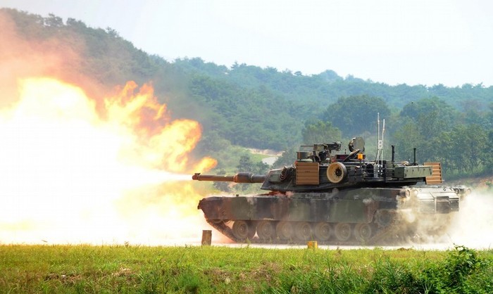 Tập trận bắn đạn thật Mỹ - Hàn Quốc tại Pocheon ngày 1/9/2011.