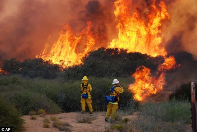 Cháy từng tại bang California, Mỹ ngày 3/9/2011