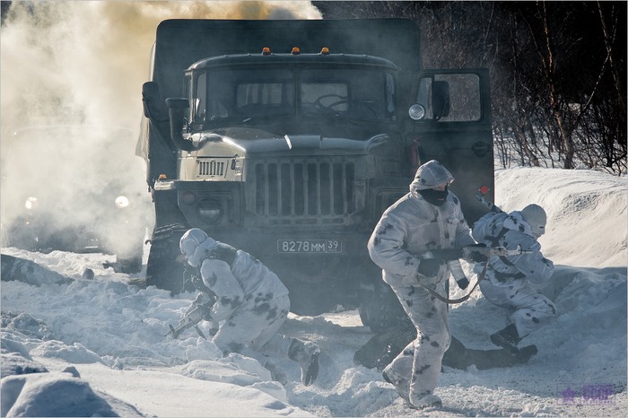 Binh sỹ Nga tập trận trên vùng cực lạnh giá