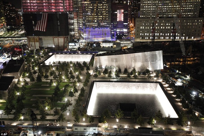 Đài phun nước tưởng nhớ các nạn nhân vụ khủng bố tồi tệ nhất trong lịch sử Hoa Kỳ.