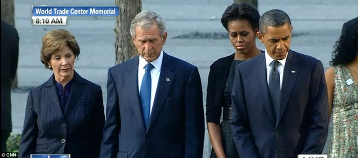 Vợ chồng Đương kim Tổng thống Obama và vợ chồng cựu Tổng thống Bush tại lễ tưởng niệm tại New York.