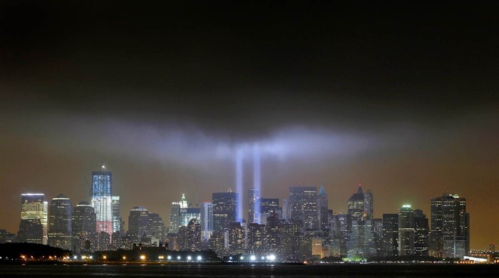 Tháp ánh sáng tưởng niệm các nạn nhân của vụ khủng bố 11/9/2001 tại New York (ảnh chụp ngày 11/9/2011).