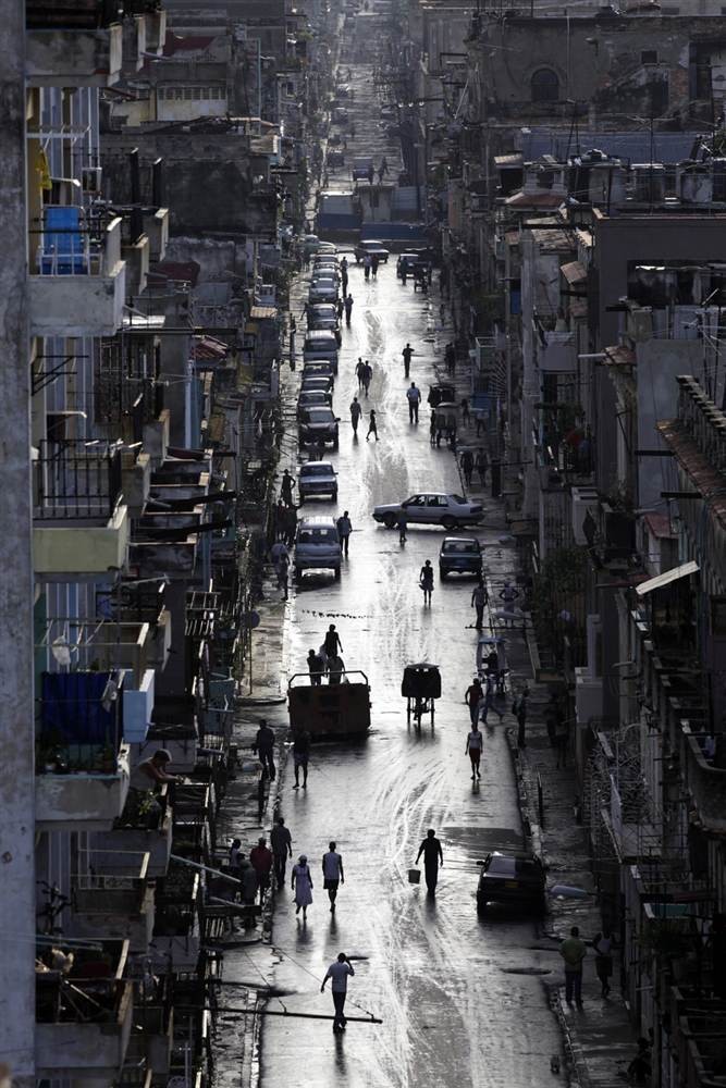 Một con phố nhộn nhịp ở thủ đô Havana, Cuba.