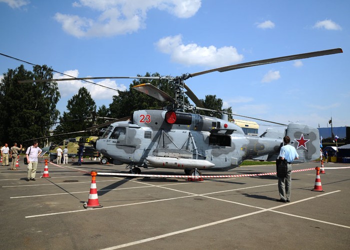 Soobrazitelny cũng được trang bị một máy bay trực thăng săn tàu ngầm KA-27PL.