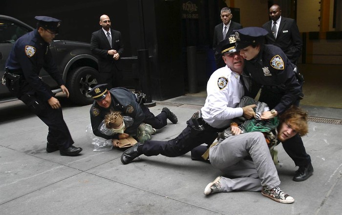 Biểu tình chiếm giữ Phố Wall tại New York, Mỹ ngày 12/10/2011.