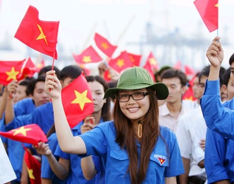 Sinh viên Thành phố Hồ Chí Minh đón đoàn hành trình.