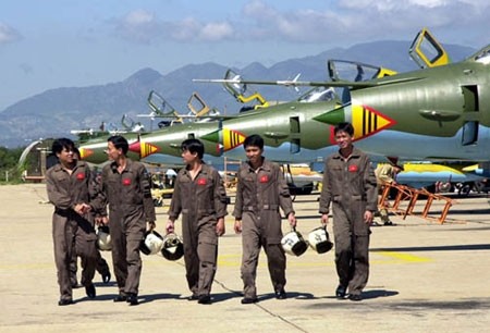 Phi công Trung đoàn 937 hoàn thành nhiệm vụ sau ban bay