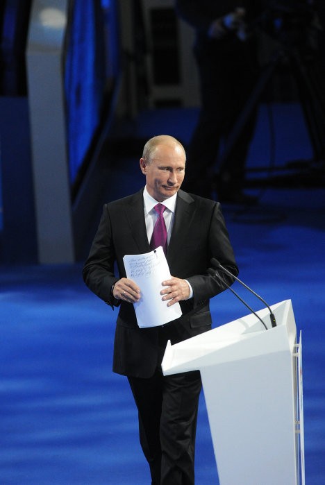 Thủ tướng Nga Vladimir Putin đứng thứ 2 trong top 70 nhân vật quyền lực do Forbes bình chọn.