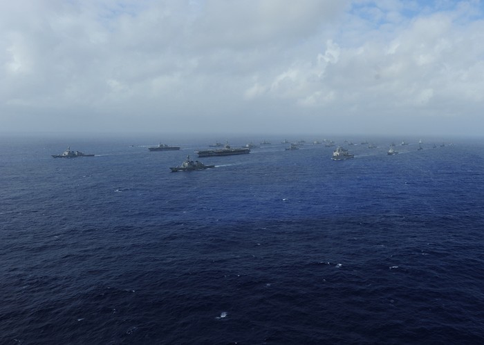 Hàng chục chiến hạm của Mỹ, Nhật cùng tham gia tập trận trên Thái Bình Dương (ảnh chụp ngày 4/11/2011).