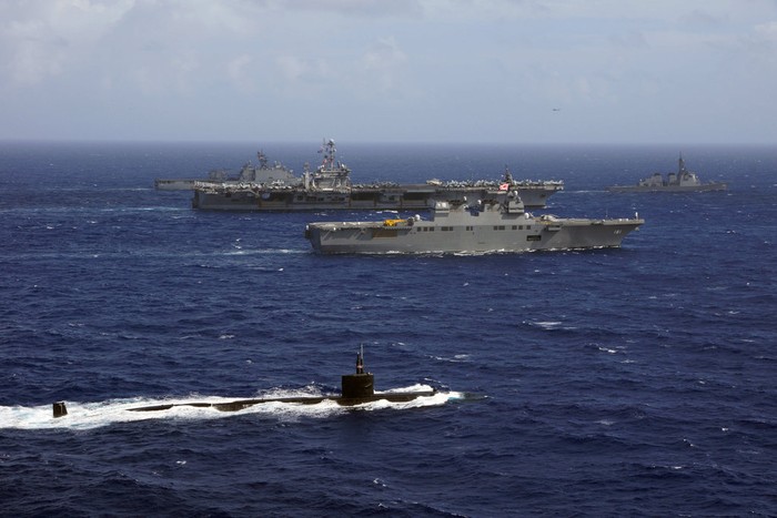 Hàng chục chiến hạm của Mỹ, Nhật cùng tham gia tập trận trên Thái Bình Dương (ảnh chụp ngày 4/11/2011).