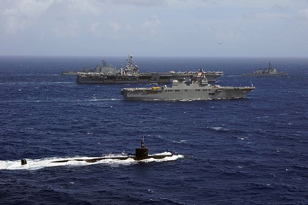 Chiếm hạm Mỹ - Nhật trong đội hình diễn tập
