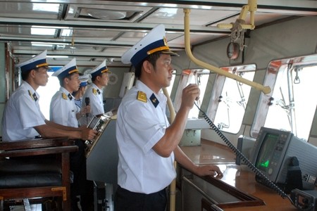Ban chỉ huy Tàu HQ-628 xử lý tình huống một nội dung huấn luyện trên biển