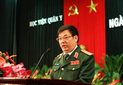 Trung tướng, TS Phạm Xuân Hùng, Phó tổng tham mưu trưởng QĐND Việt Nam gửi những lời chúc mừng tốt đẹp nhất tới toàn thể cán bộ, giáo viên Học viện
