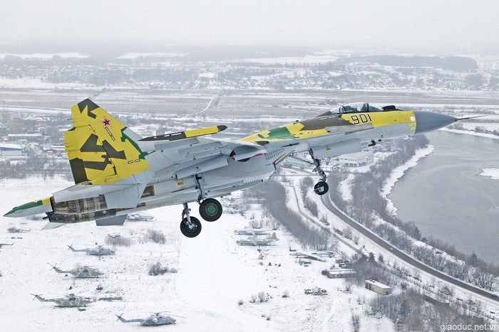 Phiên bản này bay giờ đang được sản xuất để cung cấp cho khách hàng bắt đầu vào năm 2009. Su-35 hiện đại hóa được gọi là "Su-35BM" (Bolshaya Modernizatsiya - Hiện đại hóa lớn) bởi một số nguồn, nhưng Sukhoi đơn giản chỉ đề cập nó là một máy bay tiêm kích như "Su-35".