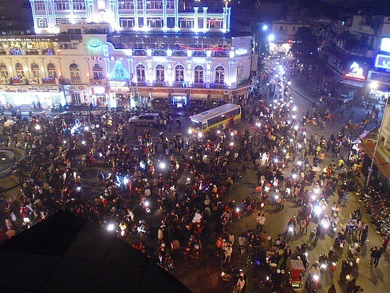 Đón chào năm mới ở Hà Nội, Việt Nam (ảnh tư liệu minh hoạ)