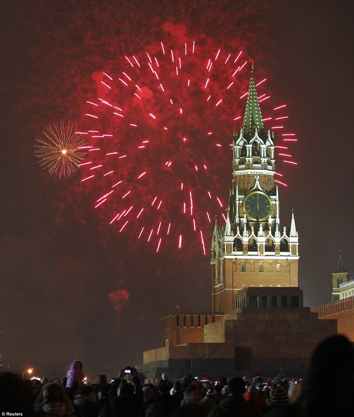 Đón giao thừa ở Moscow lúc 3 giờ sáng ngày 1/1/2012 (giờ Hà Nội)