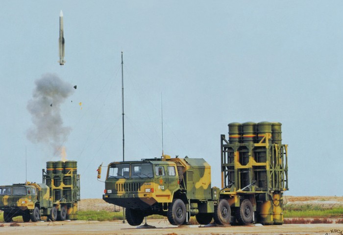 Theo tạp chí “Kanwa Defense Review”, nguồn tin từ công ty ALMT Trung Quốc cho biết, tên lửa đất đối không Hồng Kỳ-16A (HQ-16A) đã chính thức chào hàng ra thị trường quốc tế, tên gọi xuất khẩu là LY-80.