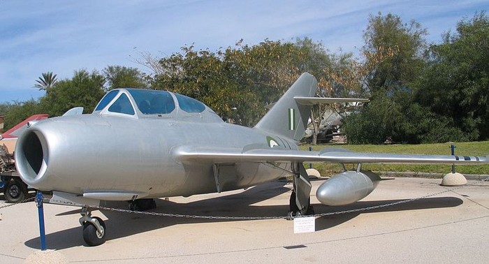 MiG-15 của Liên Xô.