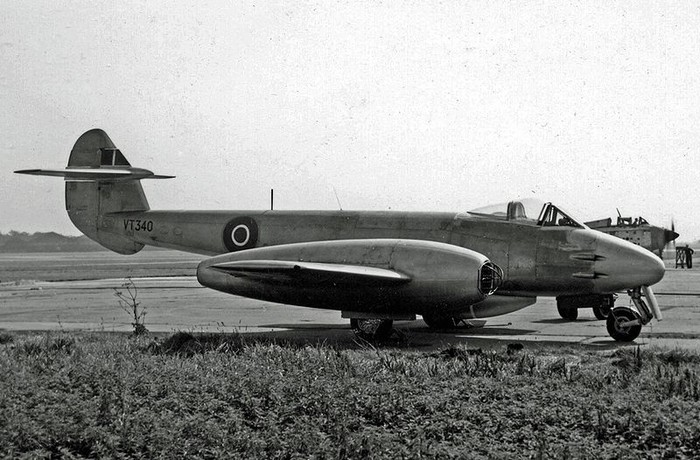 Gloster Meteor của Anh.