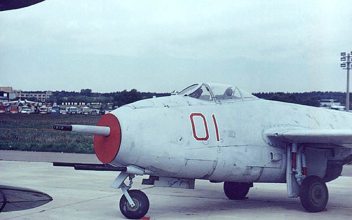 MiG-9 của Liên Xô.