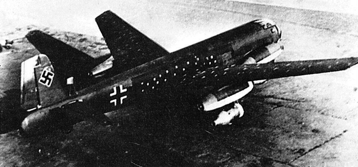 Một mẫu thử bay và một mẫu thử khác chưa hoàn thành bị Hồng quân tịch thu được vào cuối Chiến tranh Thế giới II, thiết kế của nó tiếp tục được phát triển ở Liên Xô sau chiến tranh.(hình ảnh thật)