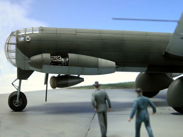 Mẫu thử đầu tiên được lên kế hoạch thử nghiệm đánh giá ý tưởng của thiết kế, nó được chế tạo từ khung thân của một chiếc Heinkel He 177, đuôi của một chiếc Ju 388, bộ phận hạ cánh của một chiếc Ju 352, bánh mũi lấy từ những chiếc B-24 Liberator gặp nạn. 2 động cơ Jumo 004 được treo dưới cánh, 2 chiếc còn lại được gắn ở phía đầu máy bay.(mô hình)