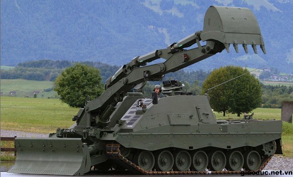 Pionerpanzer 3 Kodiak có động cơ rất khoẻ bởi nó được lắp trên khung của xe tăng Leopard 2 của quân đội Đức.