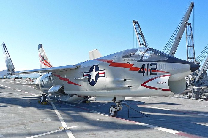 Chance Vought F-8 Crusader (hải quân) (Mỹ)