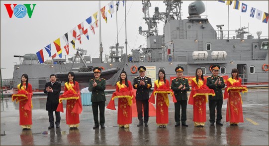Lễ bàn giao tàu HQ 272 cho Quân chủng Hải Quân Việt Nam