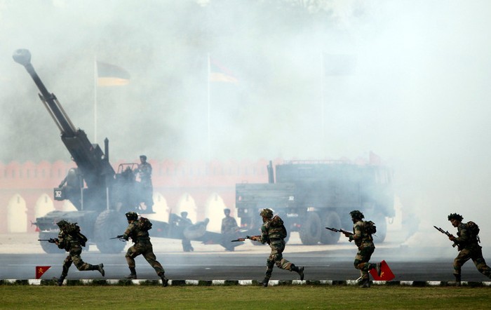 Diễu binh phô diễn sức mạnh quân sự tại thủ phủ New Delhi, Ấn Độ ngày 15/1