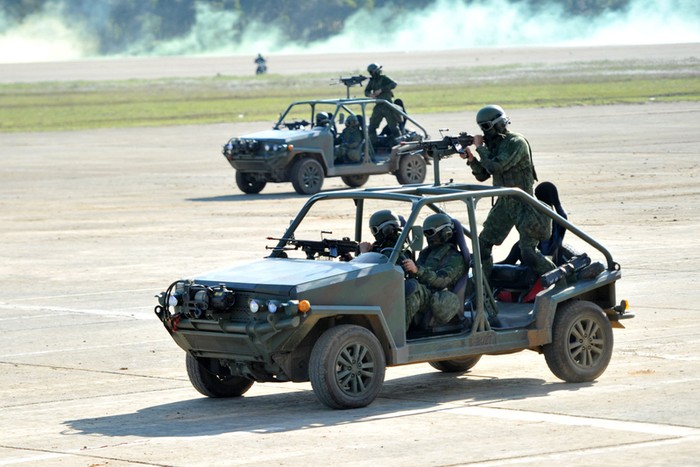 Quân đội Đài Loan diễn tập huấn luyện