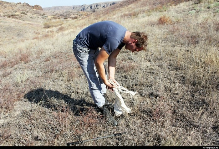 Theo chân thợ săn rắn độc ở Kazakhstan ảnh 18