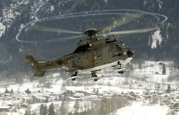 Quân đội Thuỵ Sỹ tăng cường đảm bảo an ninh cho Diễn đàn kinh tế thế giới 2012.