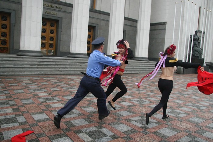 Phong trào FEMEN xuất hiện tại Ucraina