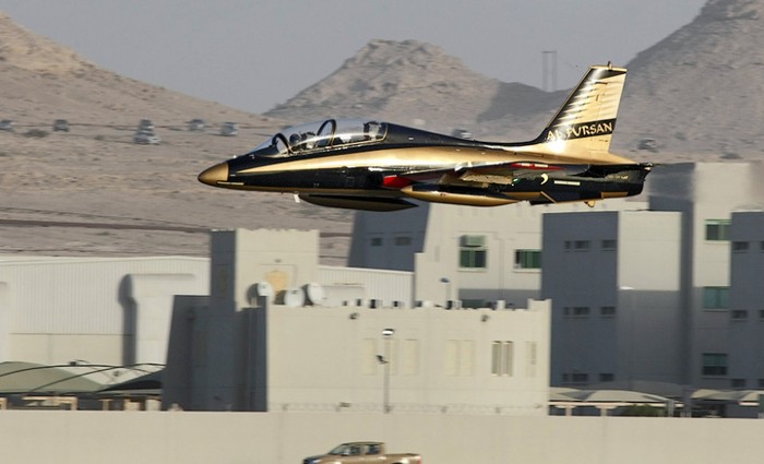Đội bay biểu diễn Al Fursan của Không quân UAE tại Triển lãm hàng không quốc tế Bahrain
