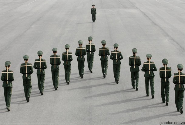 Những cây thanh giá giúp binh sỹ Trung Quốc tập điều lệnh chuẩn hơn