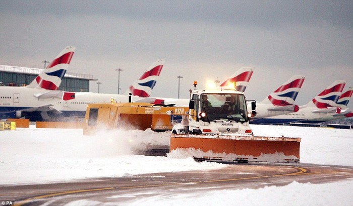So sánh với đợt tuyết lạnh năm 2010 tại sân bay Heathrow