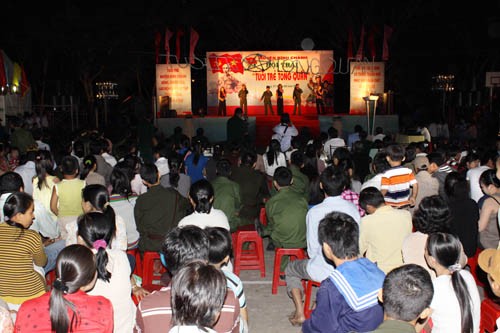 Trước đó, hội trại tòng quân tại huyện Bình Chánh thu hút sự tham gia của hàng nghìn người dân.