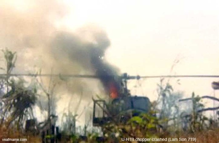 Trực thăng của Mỹ bị bắn hạ trong Chiến dịch Lam Sơn