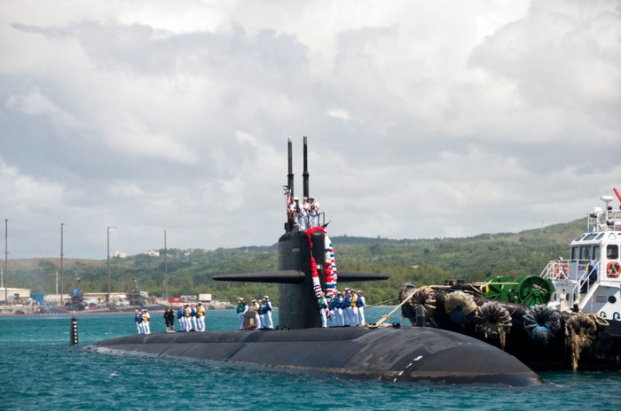 Lắp tên lửa hành trình Tomahawk cho tàu ngầm hạt nhân lớp Los Angeles Số hiệu SSN723 của Hải quân Mỹ