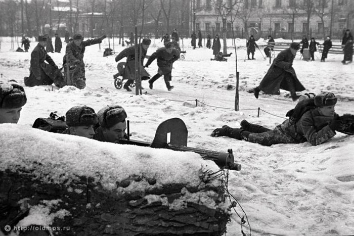 Moscow: Huấn luyện quân nhân tại Moscow năm 1941