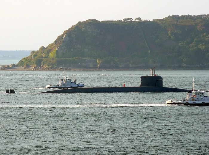 Tàu ngầm SSBN S-615 "L'inflexible"