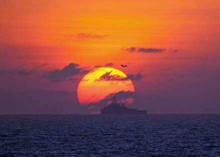 Thuyền chiến trên Biển Đông (ảnh minh hoạ, internet)