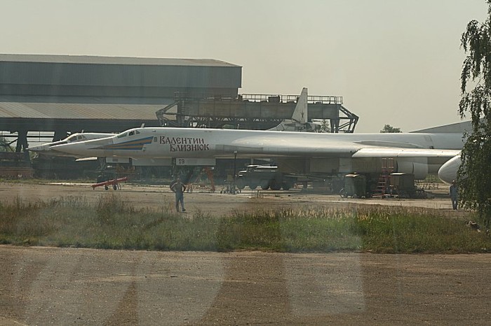 Oanh tạc cơ chiến lược Tu-160