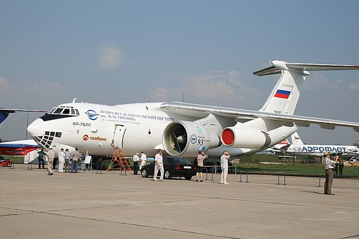 Il-76LL