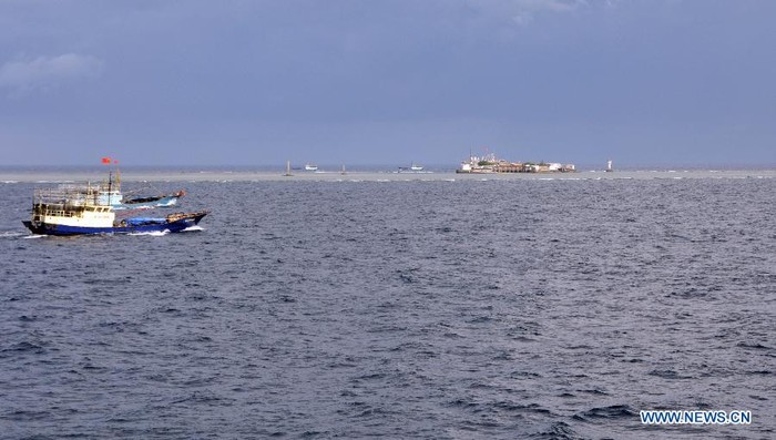Tàu cá Trung Quốc hoạt động trái phép tại vùng biển thuộc chủ quyền của quần đảo Hoàng Sa của Việt Nam