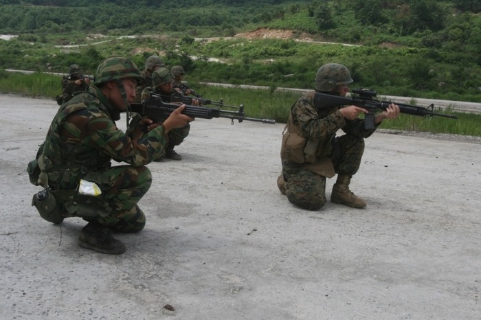 Quân đội Mỹ - Hàn tập trận bắn đạn thật tại trường bắn Ác Mộng