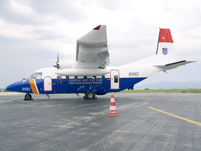 CASA-212-400 là biến thể mới nhất của dòng máy bay C212. Thiết kế máy bay nhỏ gọn có sải cánh 20,2m; chiều dài 16,1m; cao 6,5m.