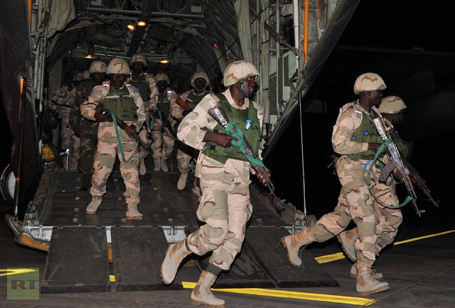 Binh sỹ quân đội Nigeria đến Mali hỗ trợ chính quyền Mali
