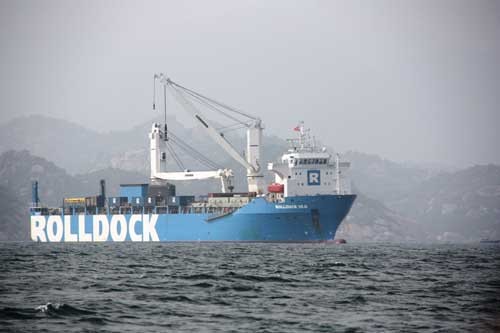 Tàu vận tải hạng nặng Rolldock Sea thuộc sở hữu Công ty Rolldock, có trụ sở tại Hà Lan